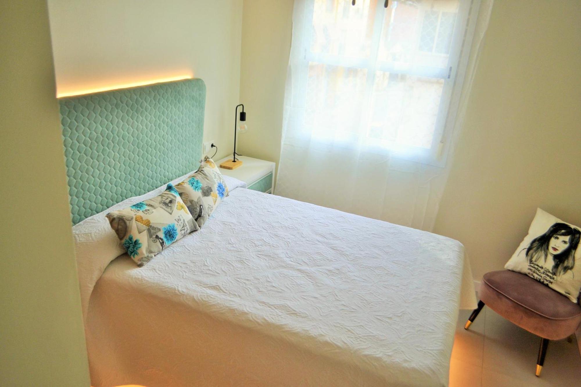 Apartamentos Garage Centro Малага Екстериор снимка